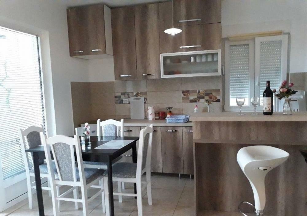 Apartment Iva Bijela Dış mekan fotoğraf